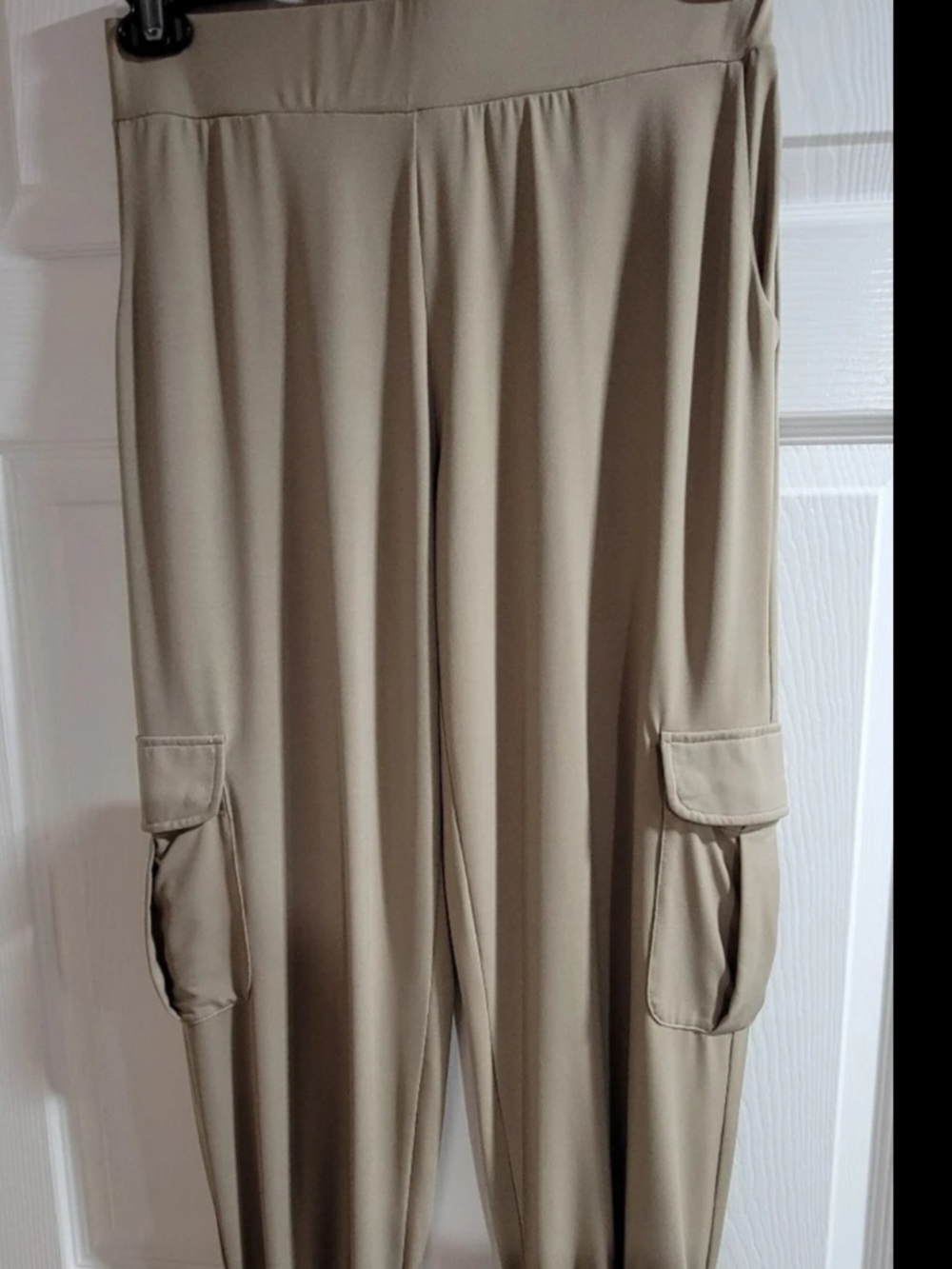 Comfy Lisa Rinna Collection tan cargo joggers. Size XSP. Has Elastic Waist